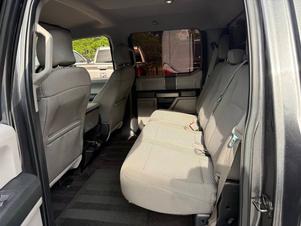 Ford F-150 Vehicle Full-screen Gallery Image 13