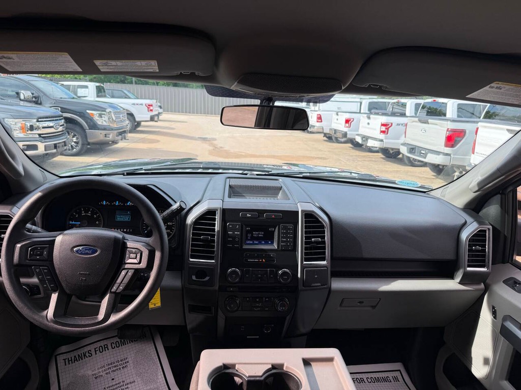 Ford F-150 Vehicle Full-screen Gallery Image 17