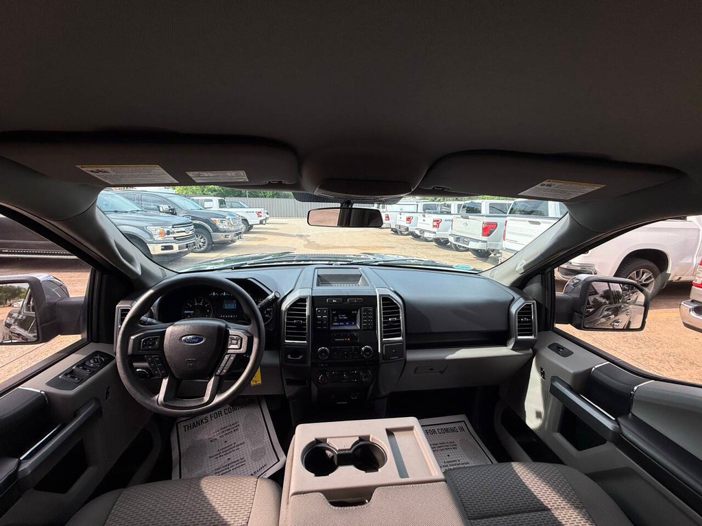 Ford F-150 Vehicle Full-screen Gallery Image 18