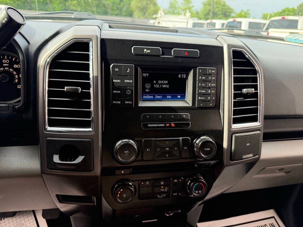 Ford F-150 Vehicle Full-screen Gallery Image 24