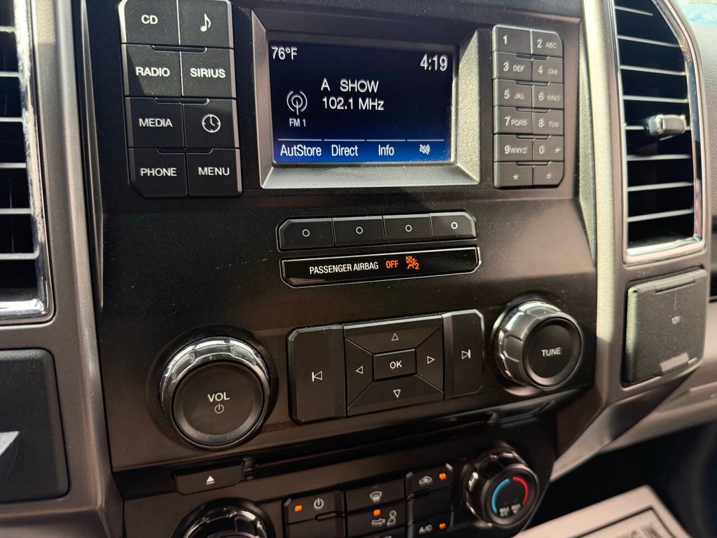 Ford F-150 Vehicle Full-screen Gallery Image 26