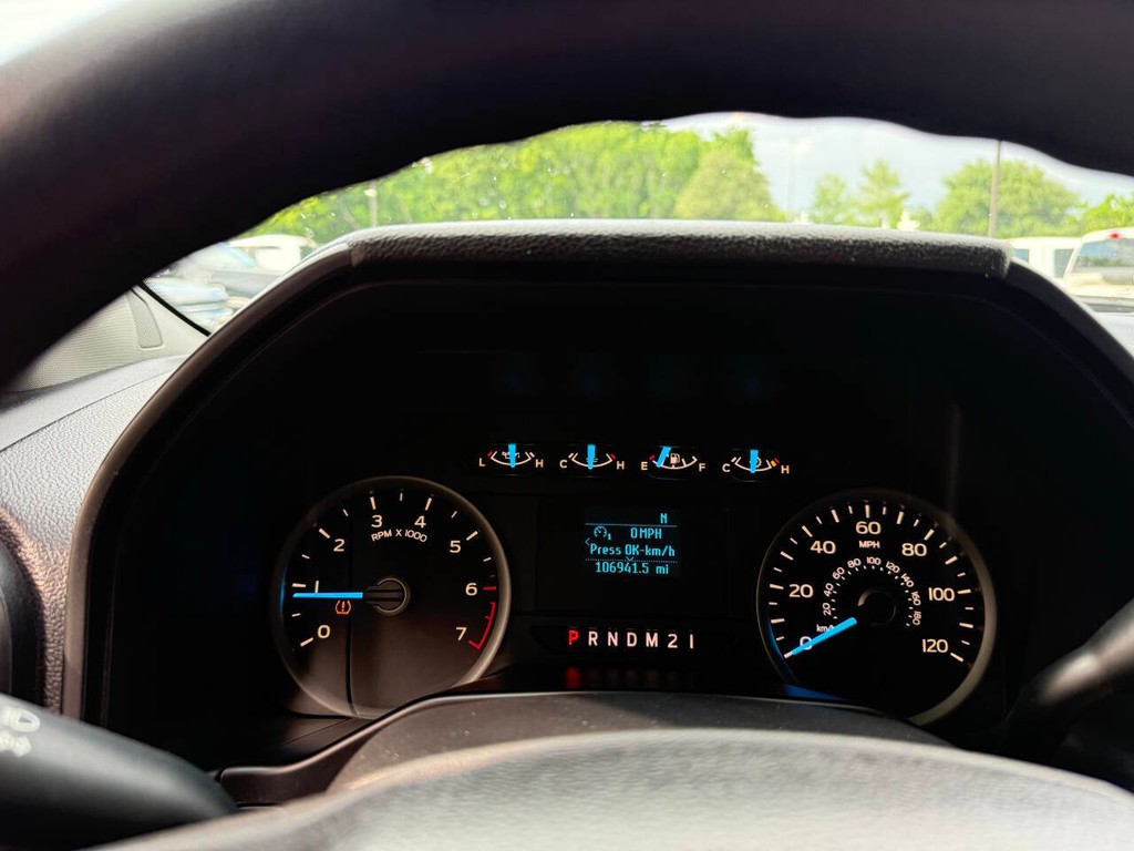 Ford F-150 Vehicle Full-screen Gallery Image 30