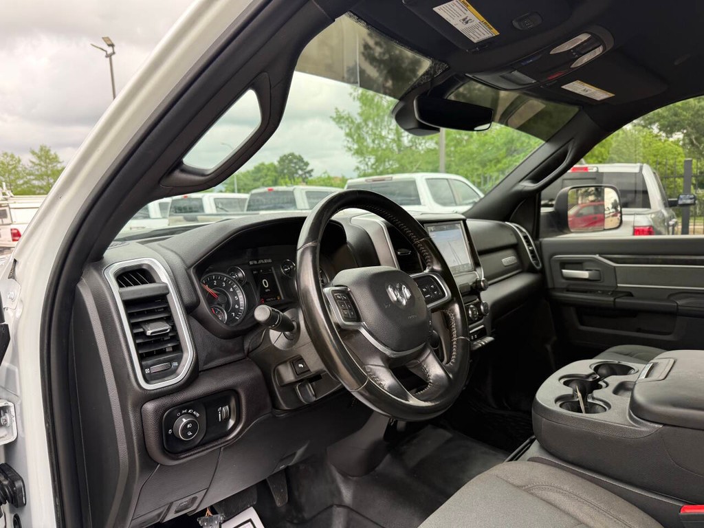 Ram 2500 Vehicle Full-screen Gallery Image 06