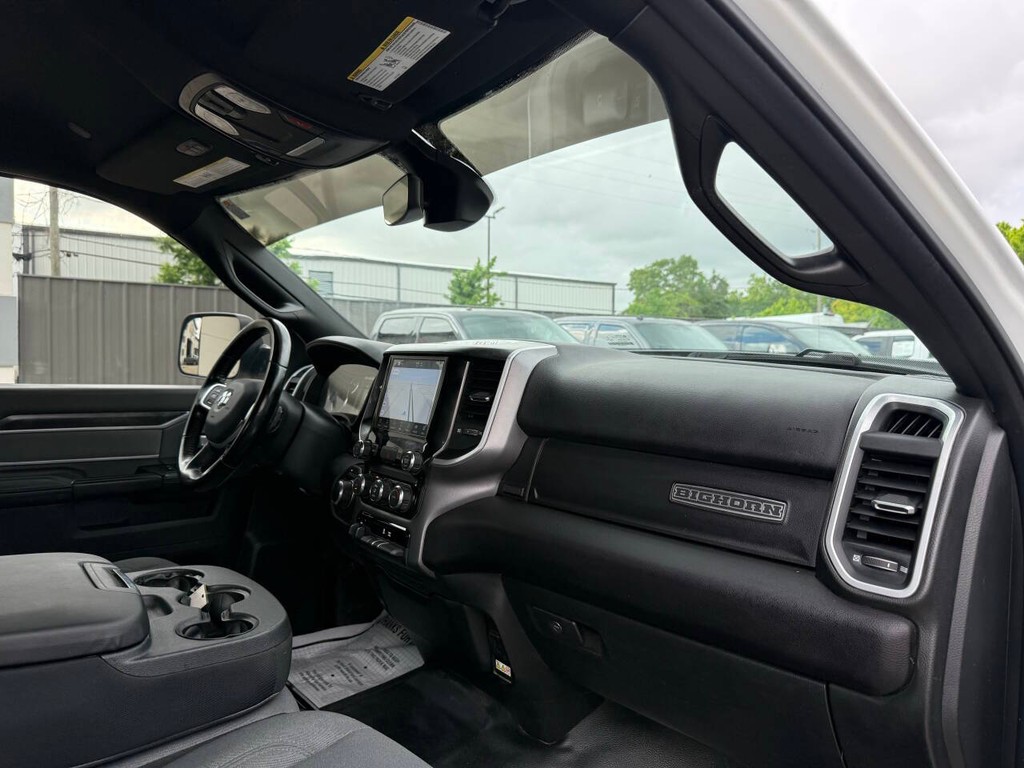 Ram 2500 Vehicle Full-screen Gallery Image 09