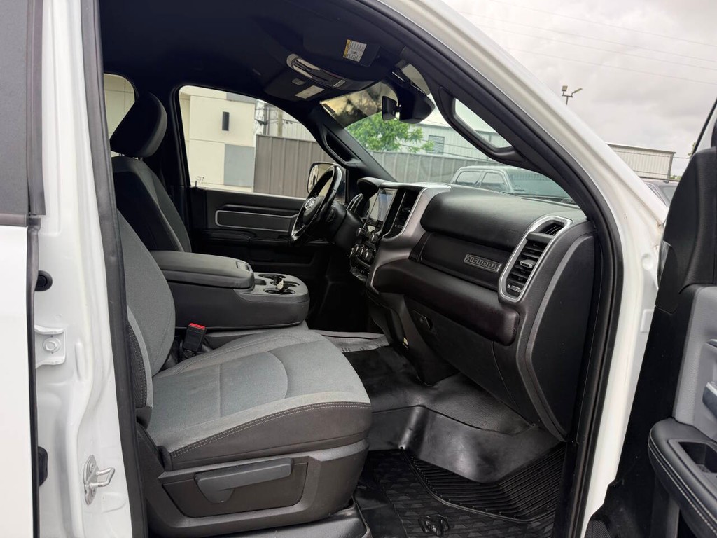 Ram 2500 Vehicle Full-screen Gallery Image 10