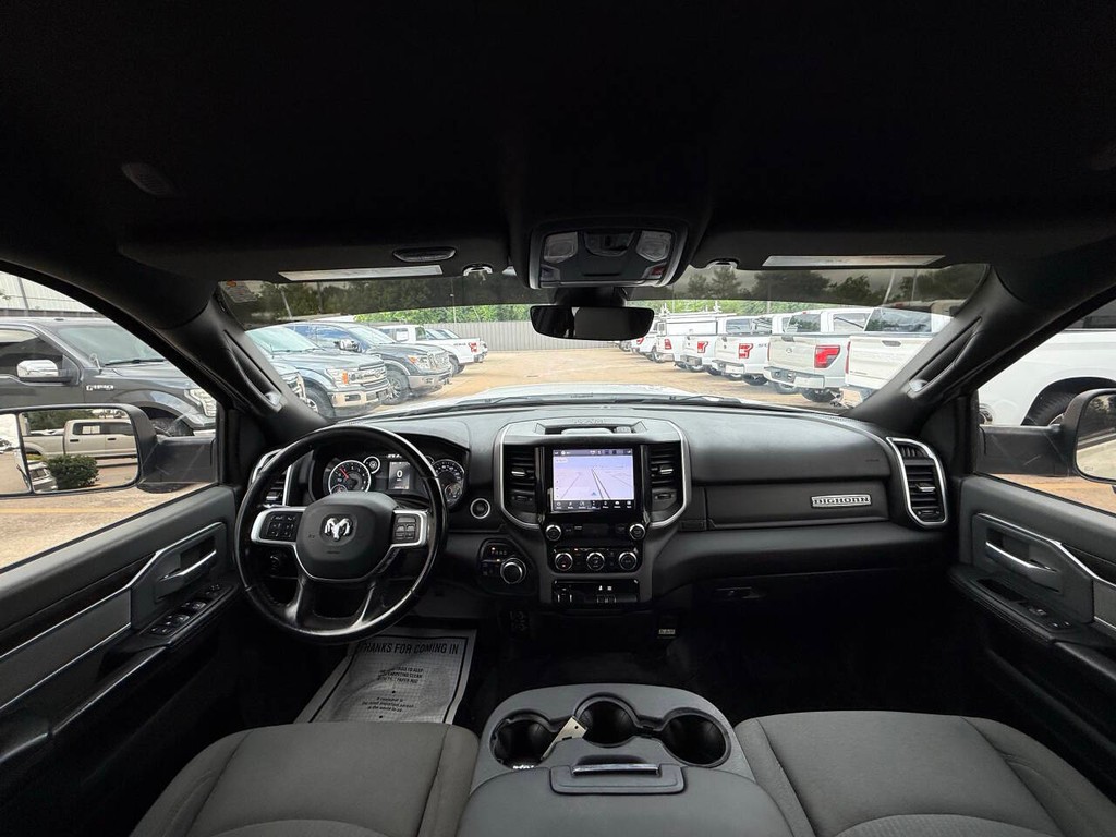 Ram 2500 Vehicle Full-screen Gallery Image 18