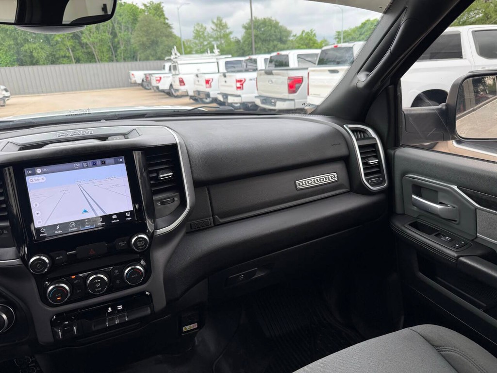 Ram 2500 Vehicle Full-screen Gallery Image 20