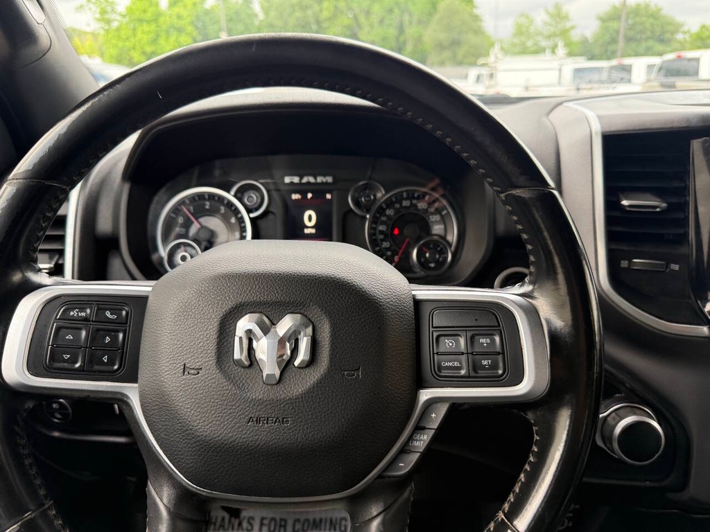 Ram 2500 Vehicle Full-screen Gallery Image 23