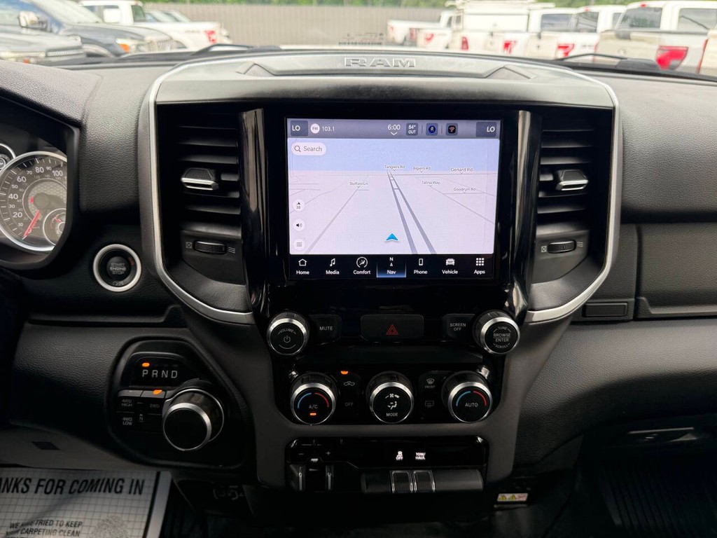 Ram 2500 Vehicle Full-screen Gallery Image 24