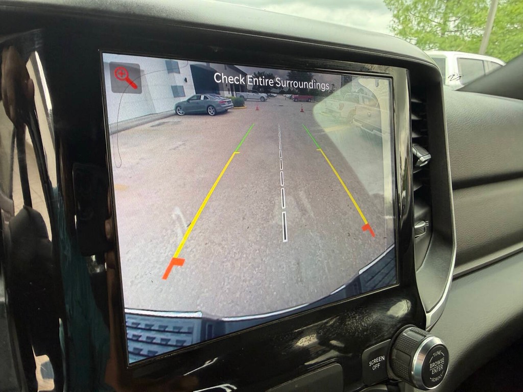 Ram 2500 Vehicle Full-screen Gallery Image 26