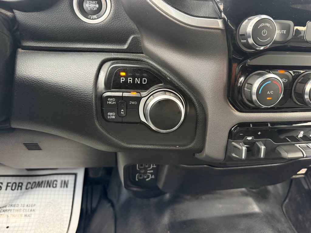 Ram 2500 Vehicle Full-screen Gallery Image 28