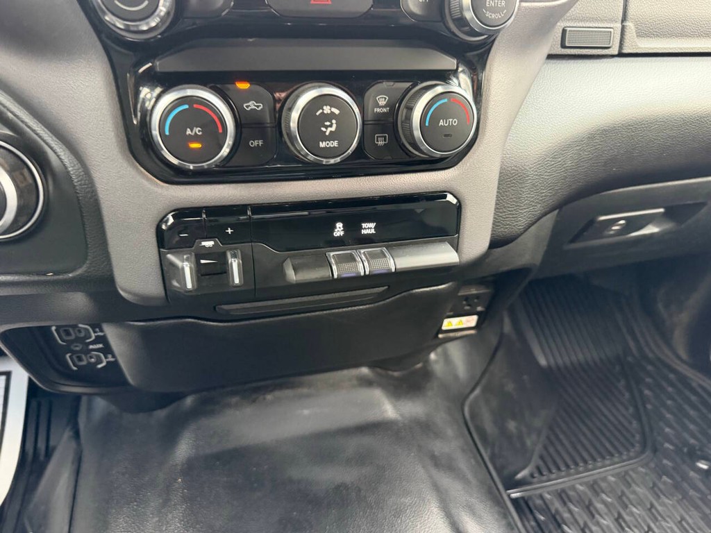 Ram 2500 Vehicle Full-screen Gallery Image 29