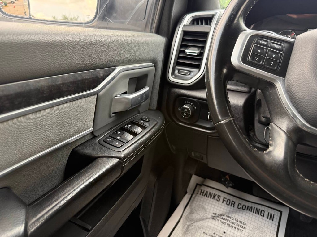 Ram 2500 Vehicle Full-screen Gallery Image 30