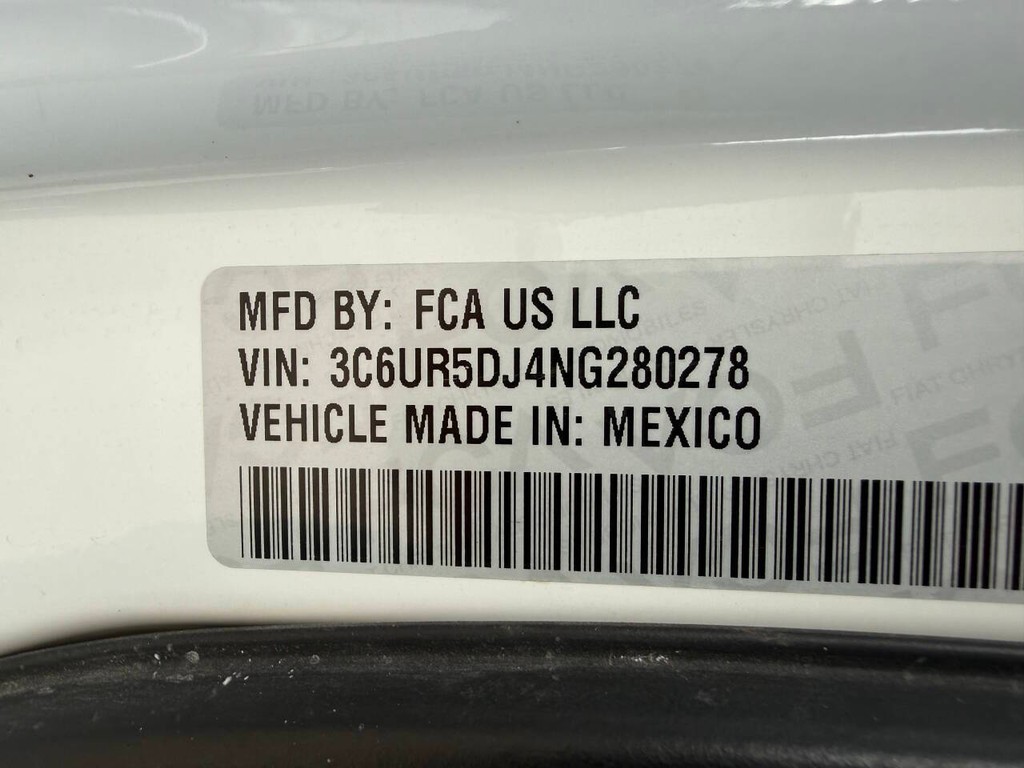 Ram 2500 Vehicle Full-screen Gallery Image 33