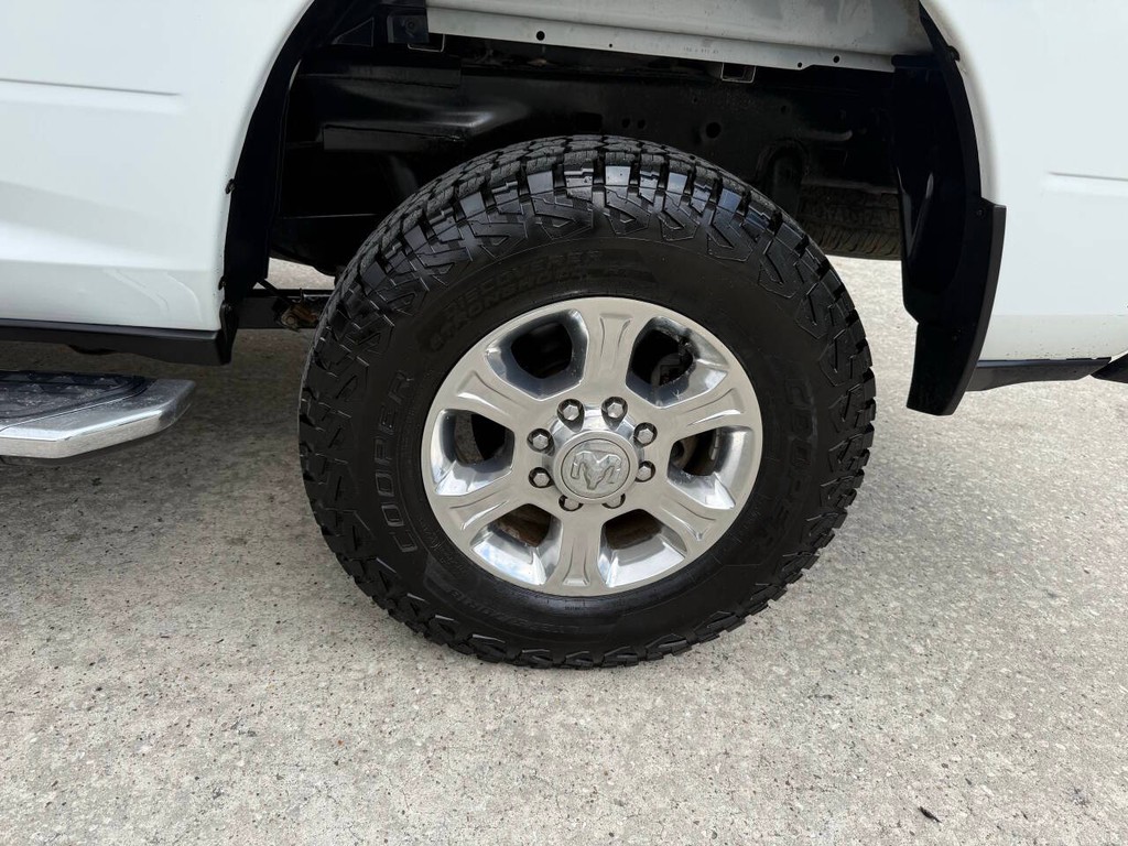 Ram 2500 Vehicle Full-screen Gallery Image 35