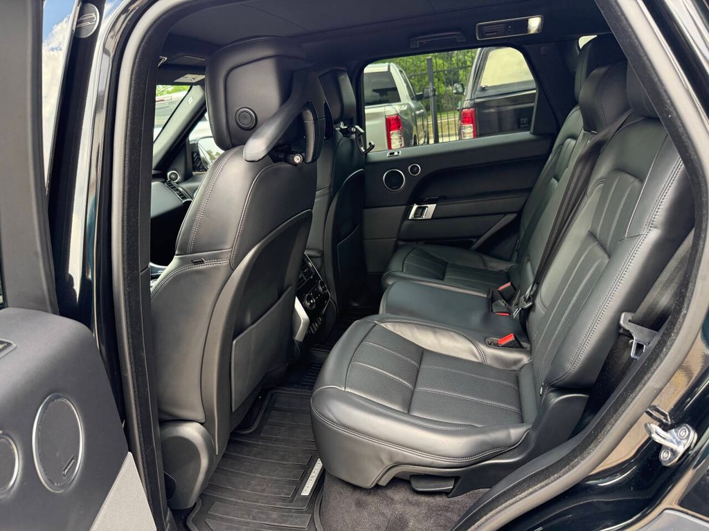 Land Rover Range Rover Sport Vehicle Full-screen Gallery Image 13