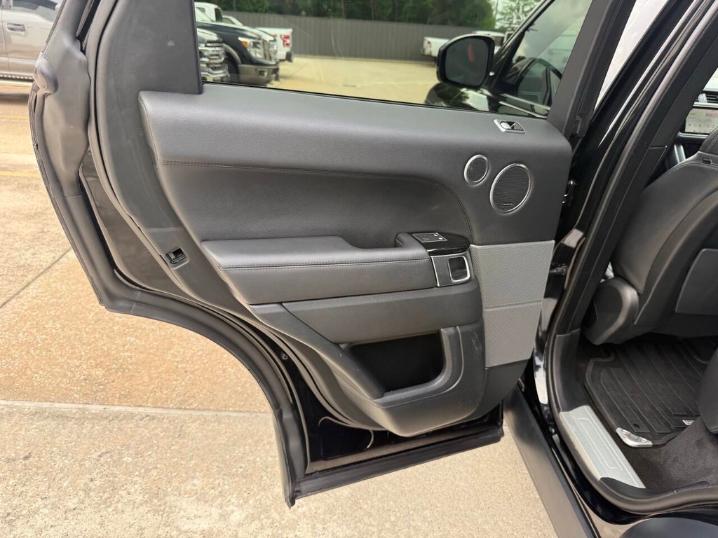 Land Rover Range Rover Sport Vehicle Full-screen Gallery Image 14