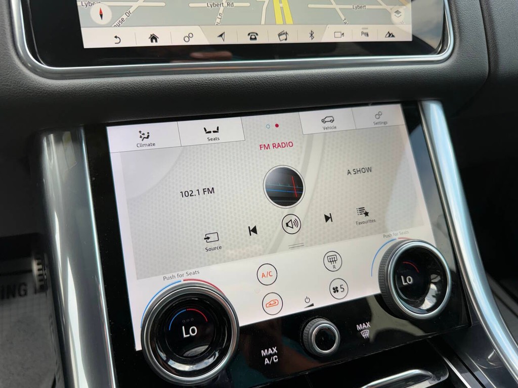 Land Rover Range Rover Sport Vehicle Full-screen Gallery Image 27