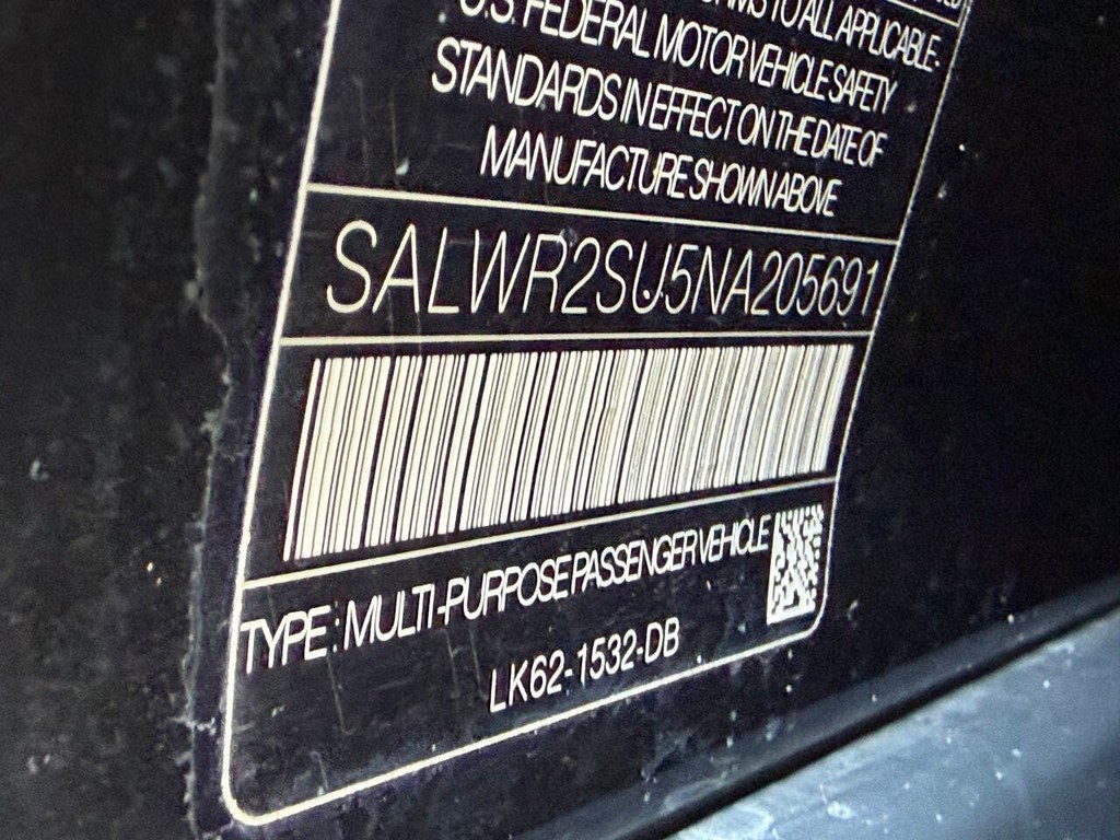 Land Rover Range Rover Sport Vehicle Full-screen Gallery Image 33