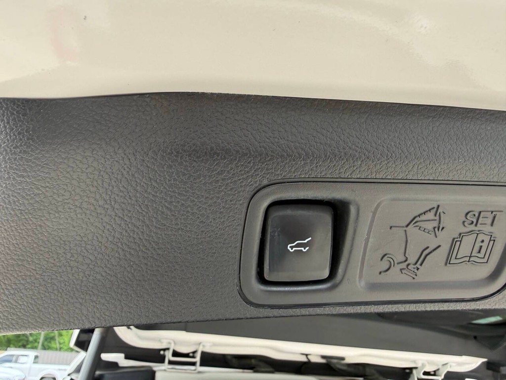 Lincoln Navigator Vehicle Full-screen Gallery Image 44