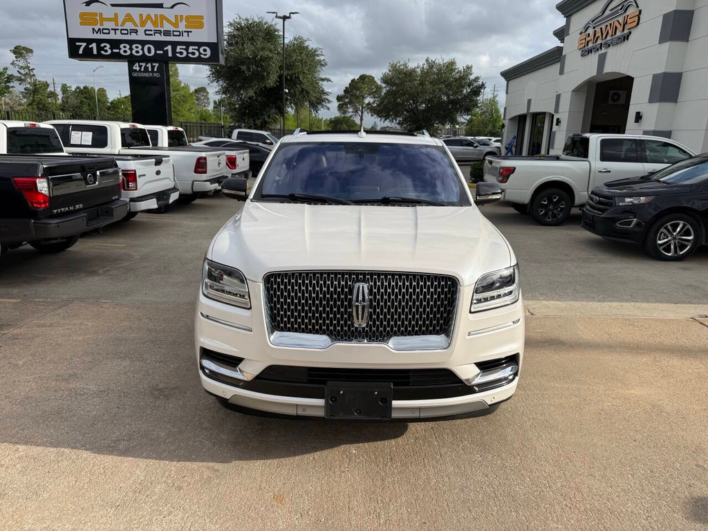 Lincoln Navigator Vehicle Full-screen Gallery Image 47