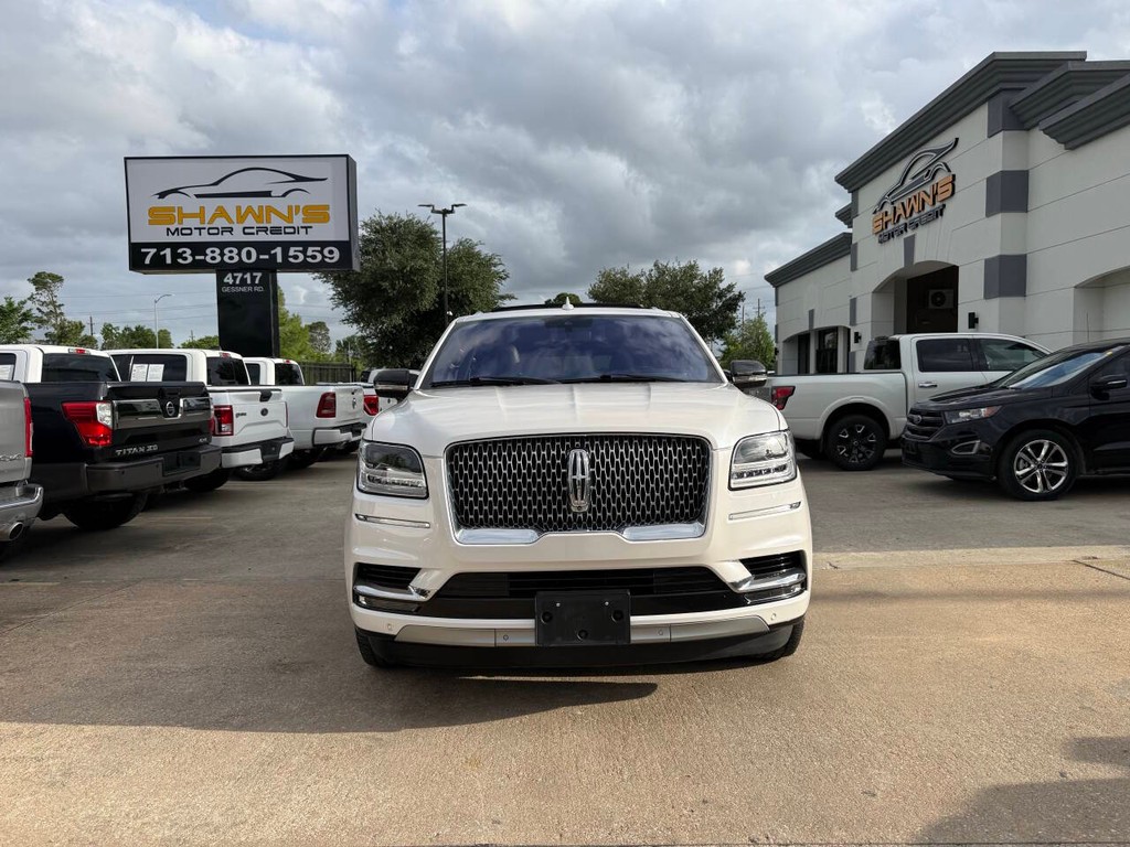 Lincoln Navigator Vehicle Full-screen Gallery Image 48