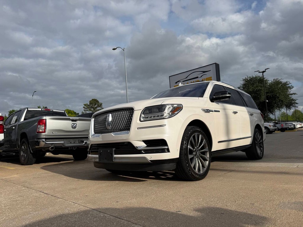 Lincoln Navigator Vehicle Full-screen Gallery Image 50
