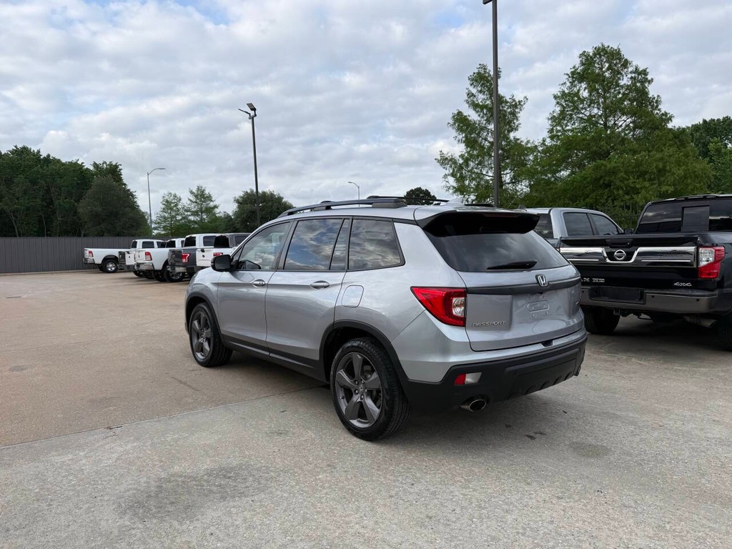 Honda Passport Vehicle Full-screen Gallery Image 04