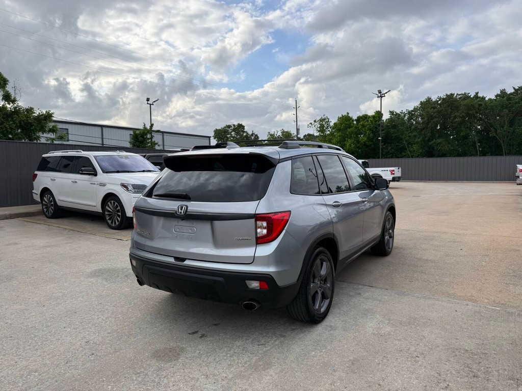 Honda Passport Vehicle Full-screen Gallery Image 05