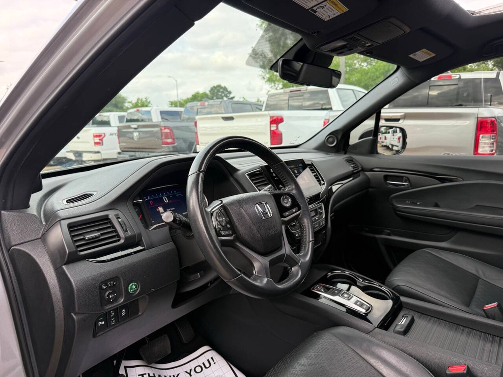 Honda Passport Vehicle Full-screen Gallery Image 06