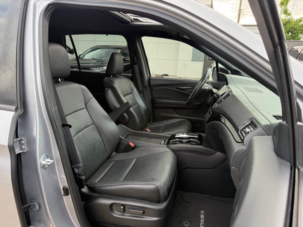 Honda Passport Vehicle Full-screen Gallery Image 09