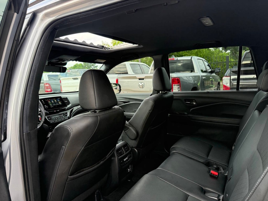Honda Passport Vehicle Full-screen Gallery Image 11