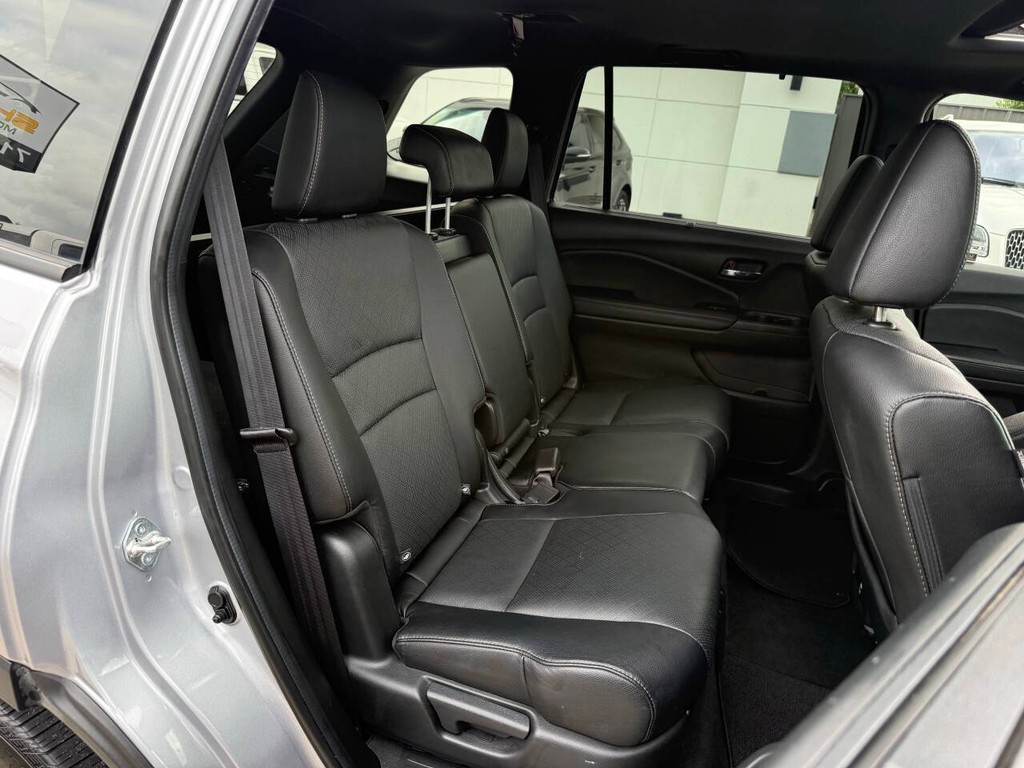 Honda Passport Vehicle Full-screen Gallery Image 14