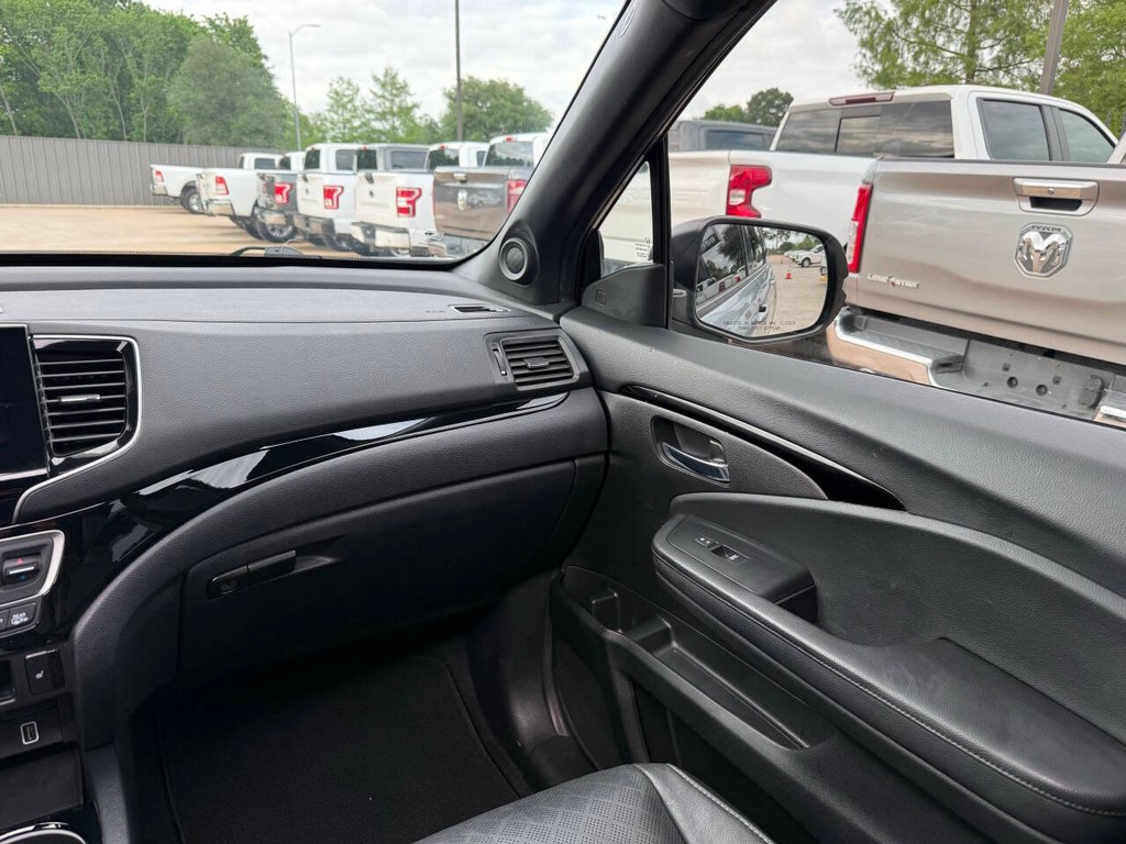 Honda Passport Vehicle Full-screen Gallery Image 19