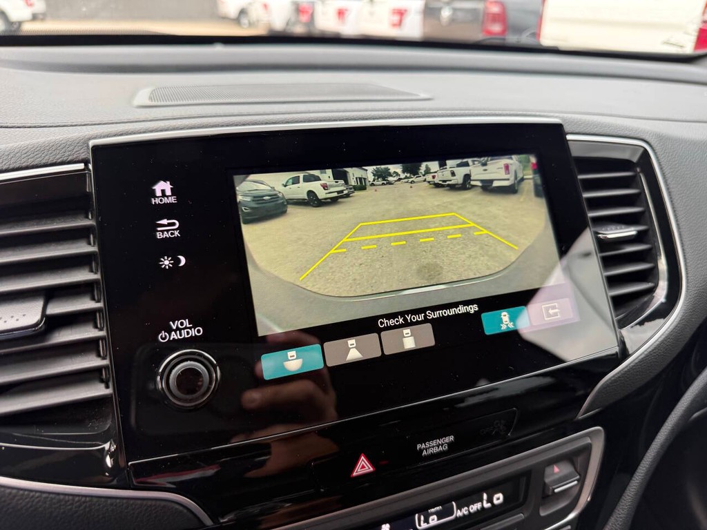 Honda Passport Vehicle Full-screen Gallery Image 26