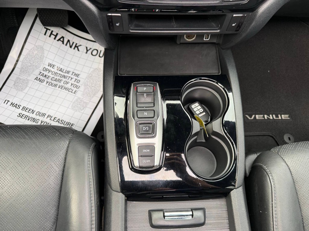 Honda Passport Vehicle Full-screen Gallery Image 29