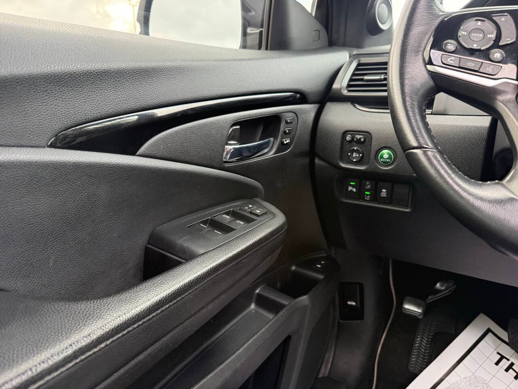 Honda Passport Vehicle Full-screen Gallery Image 30