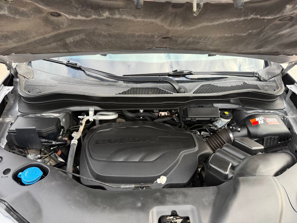 Honda Passport Vehicle Full-screen Gallery Image 35