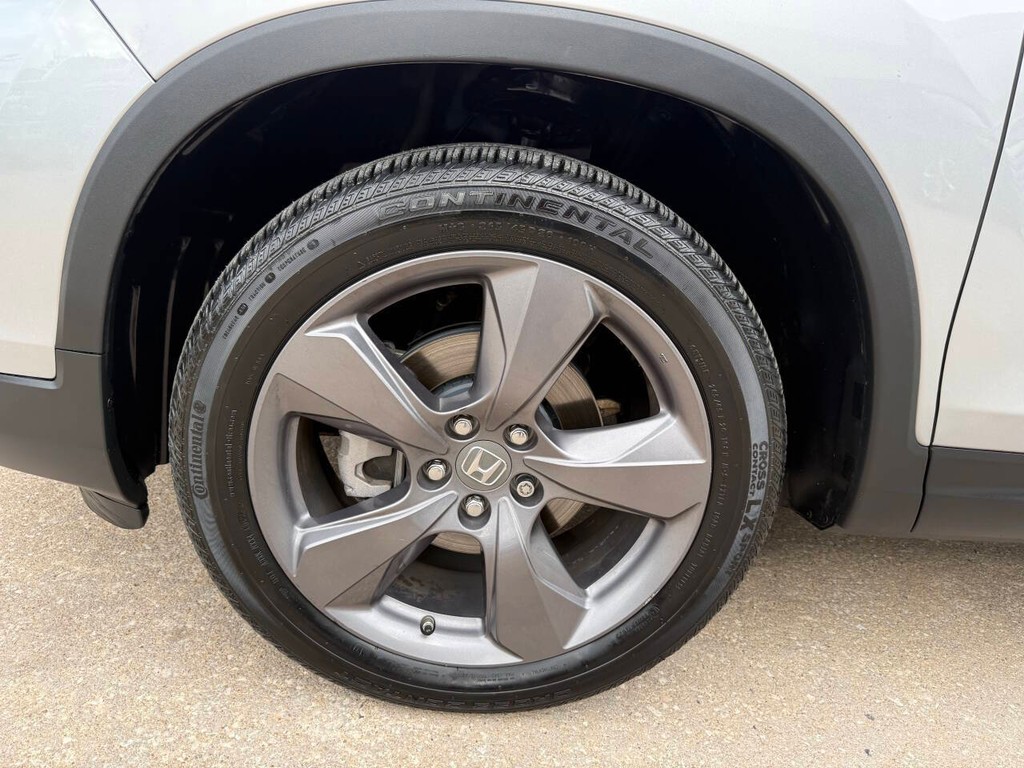 Honda Passport Vehicle Full-screen Gallery Image 36