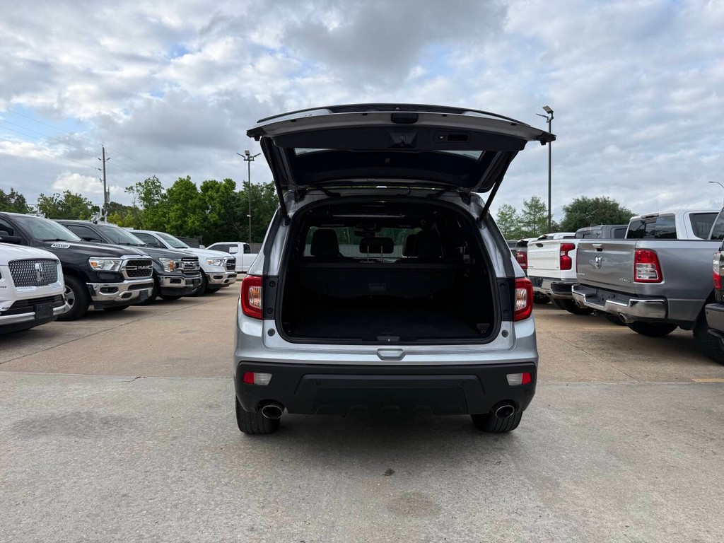 Honda Passport Vehicle Full-screen Gallery Image 37