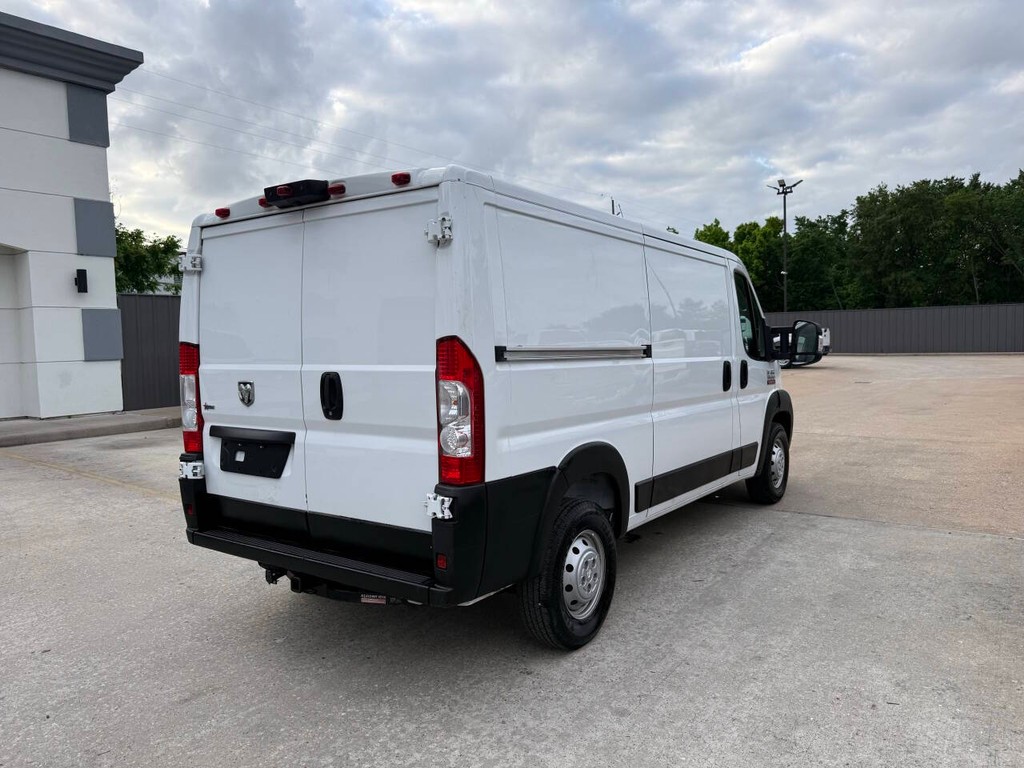 Ram ProMaster Cargo Van Vehicle Full-screen Gallery Image 05