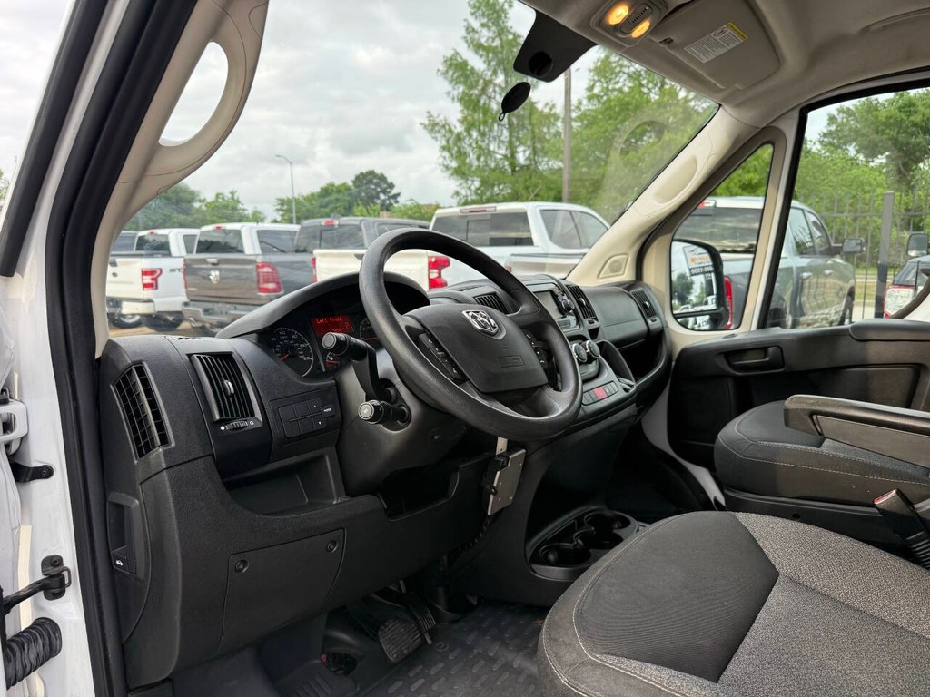 Ram ProMaster Cargo Van Vehicle Full-screen Gallery Image 06