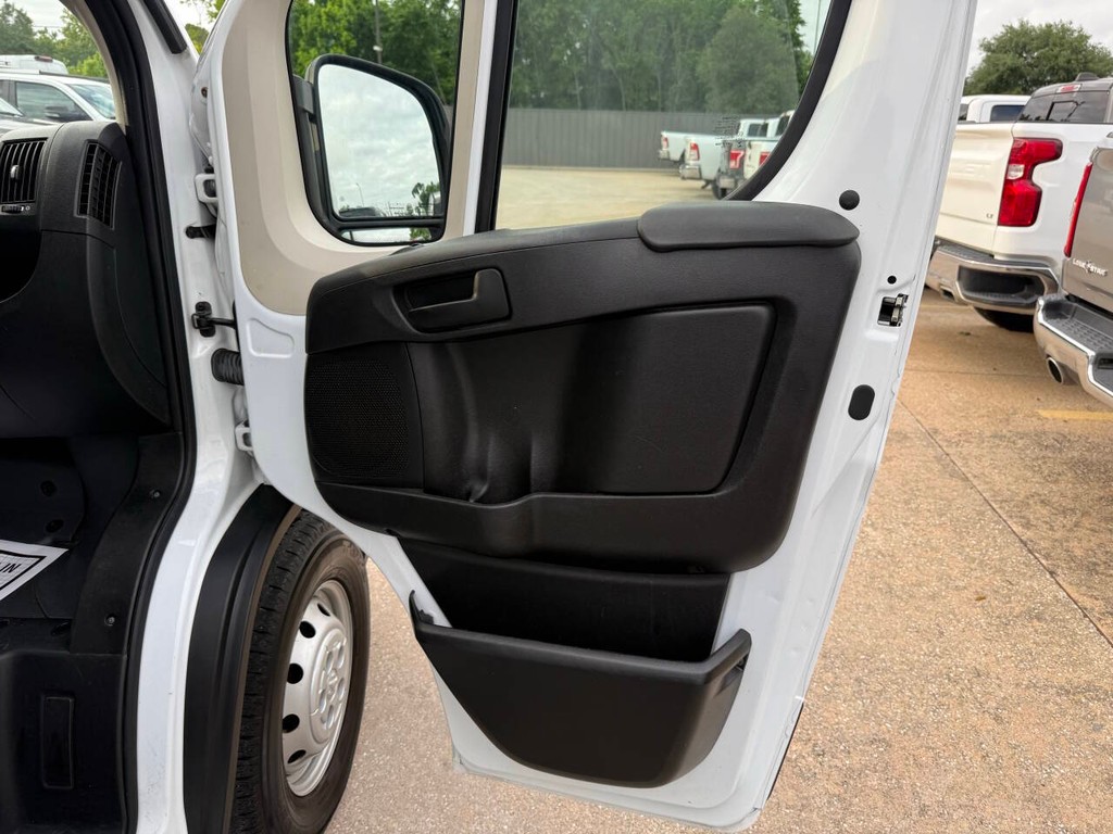 Ram ProMaster Cargo Van Vehicle Full-screen Gallery Image 11