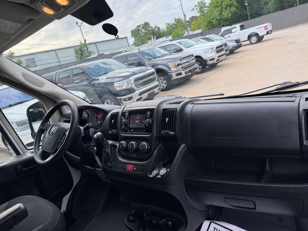 Ram ProMaster Cargo Van Vehicle Full-screen Gallery Image 12