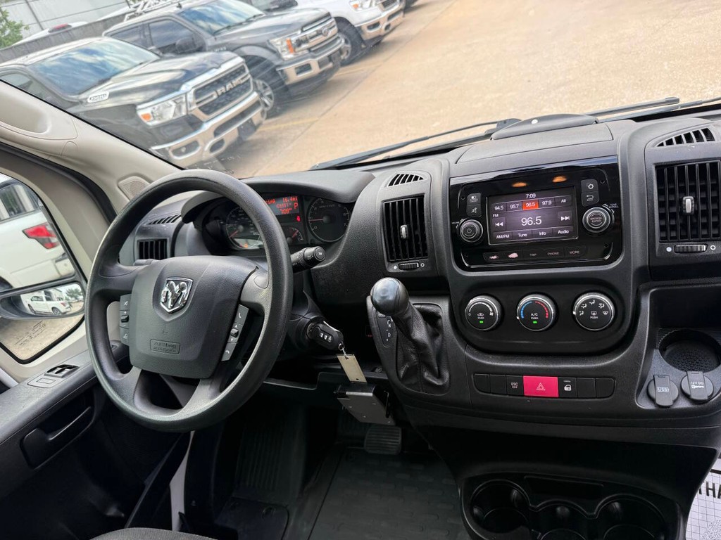 Ram ProMaster Cargo Van Vehicle Full-screen Gallery Image 14