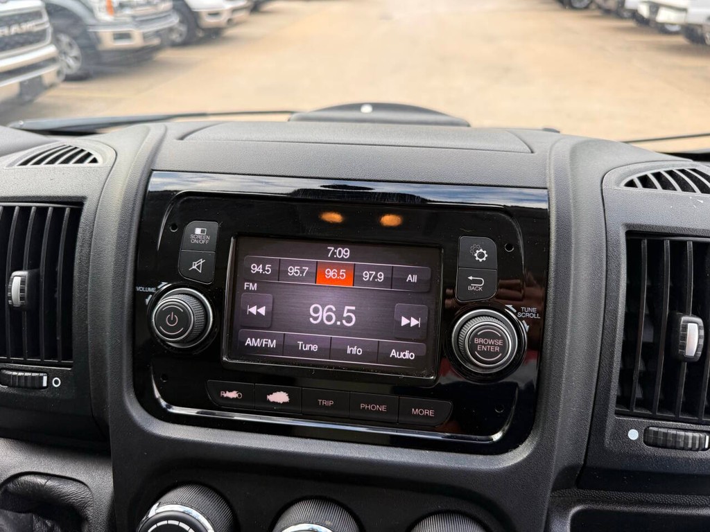 Ram ProMaster Cargo Van Vehicle Full-screen Gallery Image 18