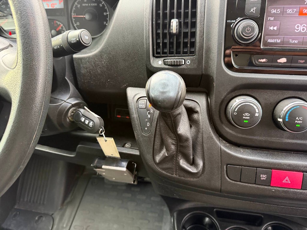 Ram ProMaster Cargo Van Vehicle Full-screen Gallery Image 21