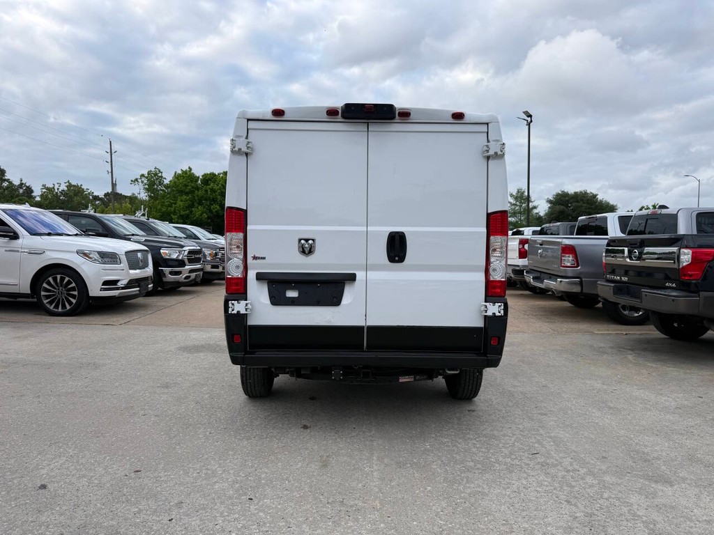 Ram ProMaster Cargo Van Vehicle Full-screen Gallery Image 30