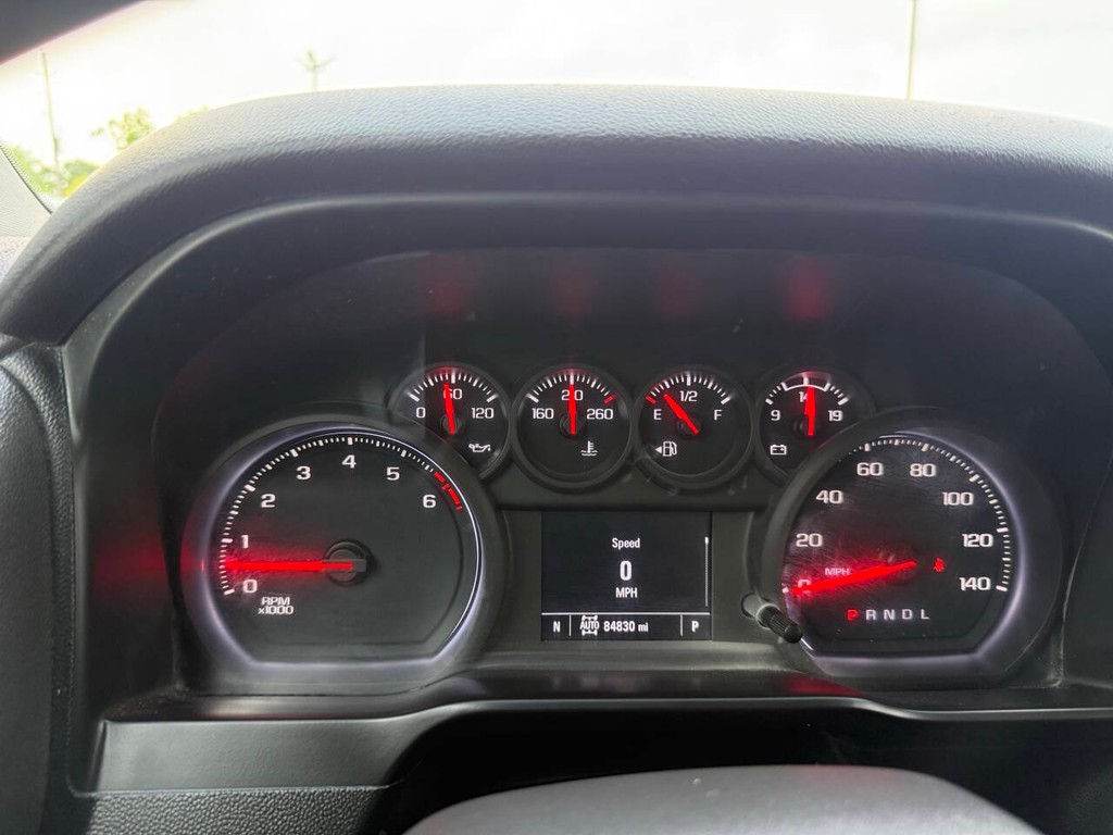 Chevrolet Silverado 1500 Vehicle Full-screen Gallery Image 29