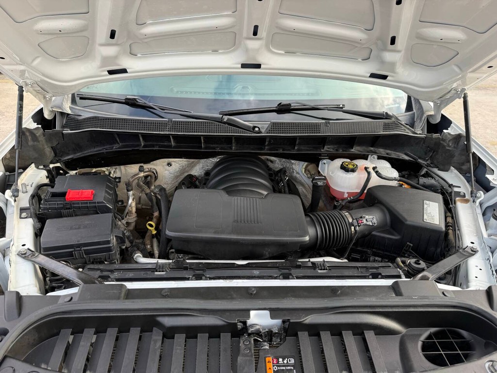 Chevrolet Silverado 1500 Vehicle Full-screen Gallery Image 32